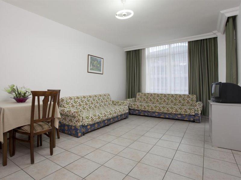 Kleopatra Aytur Apart Hotel Аланя Екстериор снимка